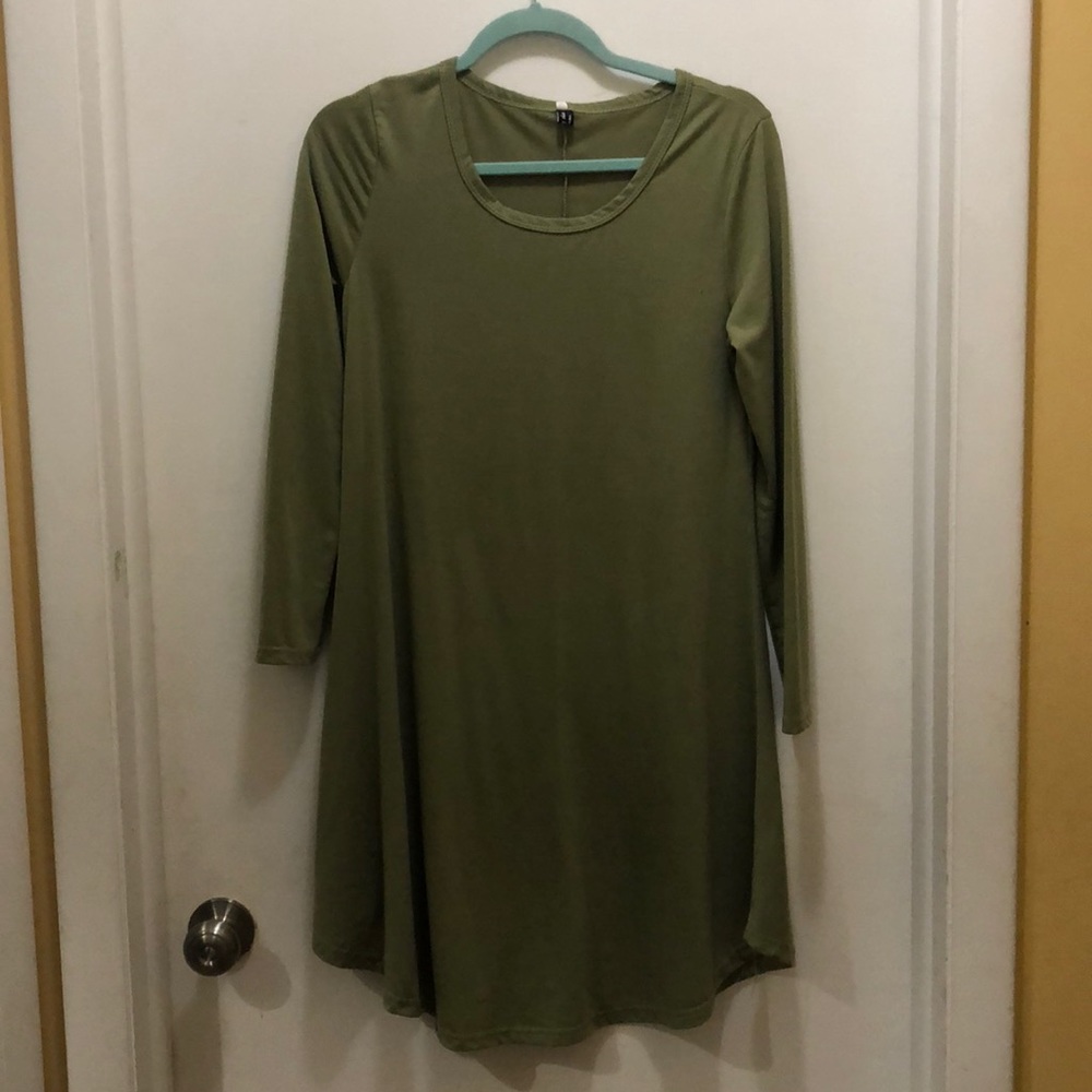 Long sleeve green dress